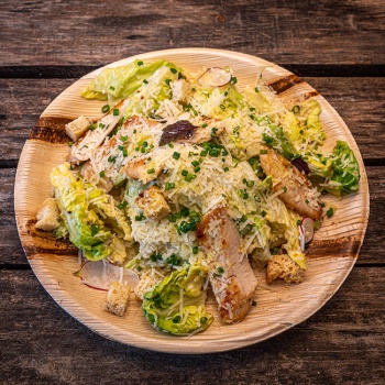 cezar_salata_grillezett_csirkemellel